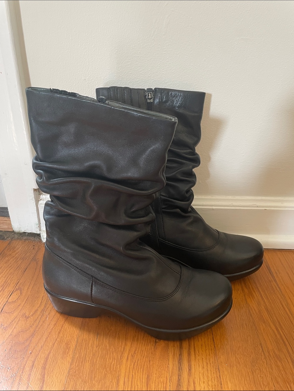 Dansko Leather Women’s Black Mid-Calf Slouch Boot size 38